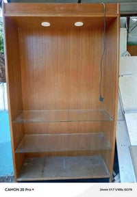 مكتبة للبيع السعر 25 + كومدي للبيع سعره 10 العنوان /بغداد حي اور قرب ج...