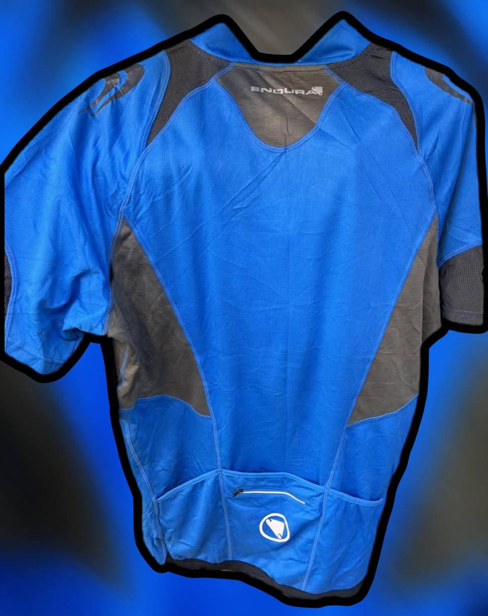 ملابس و قطع بايسكلات
التفاصيل اسفل الصور👇 
توصيل متوفر جميع المحافضات🔵
للتواصل خاص او واتساب ***********🟢

ملابس دريسات زي خوذه خوذة كسارات ستيرن ركبه ركبة c700
 ستيرن عدل غراض بايسكلات قطع بايسكلات خوذ بايسكلات رود هجين
