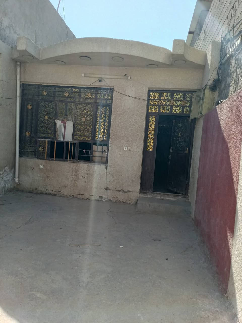 بيت ١٠٠ متر
بناء سنة 2022
كامل مي كهرباء حتة ماطور وتانكي وسخان بي
الرشاد شارع التانكي بفرع افران الزهراء 
الاتصال عالرقم ***********
