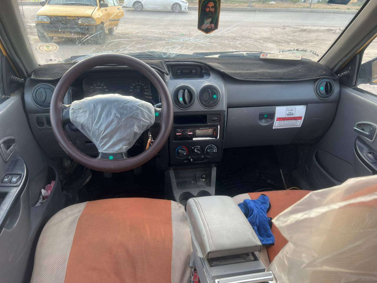 السلام عليكم
سايبا موديل 2015 سياره  بيها ملاحظات بسيطه تنخصم من السعر بأسمي رقم انكليزي جديد
هزة جديدة مكان السياره بغداد الكماليه 
السعر 30 وبيها مجال
للاستفسار ***********
