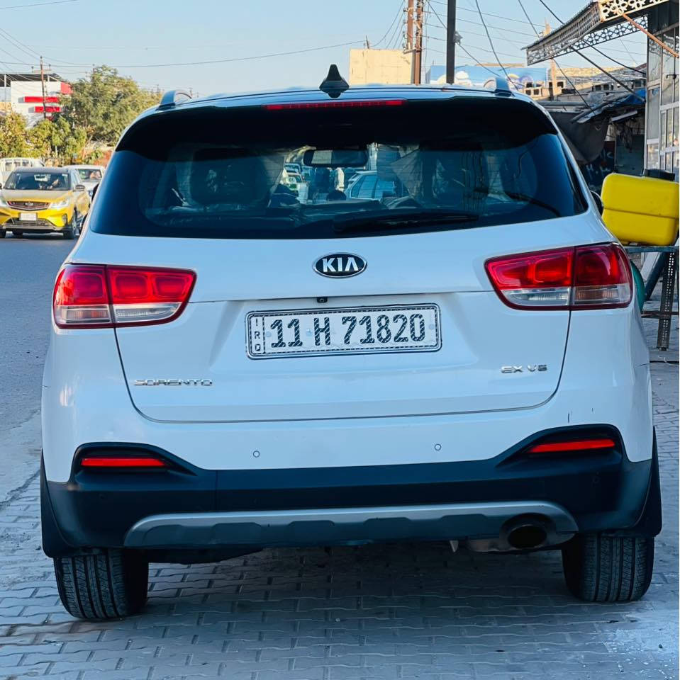 كيا سورنتو 2018 رقم بغداد
لون ابيض 
6سلندر  
7راكب 
بصمه 
داخل كريمي فاتح
شاشه بلاد نظام عرض
علامة سورنتو بلدوسة
3انظمه قياده 
بردات خلفية 
كشنات جلد  
اضواء ترحيب
 اشاره+مري قلابة
 حساسات خلفيه امامي
تبريد ٣ قطع منفصل
تحكم استيرن فول 
لد امامي وخلفي 
لايت زنون عالي ناصي 

السعر 190 $
مكان السيارة بغداد
غير متواجد ع الفيس 
للاستفسار ***********
