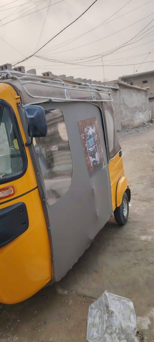 للبيع تكتك 2022رقم وسنوية  نضيفة جدا مكفولة ثاني يوم تحول باسمك عنوان  بغداد جسر ديالى القديم الشراي يتصل على الرقم***********
