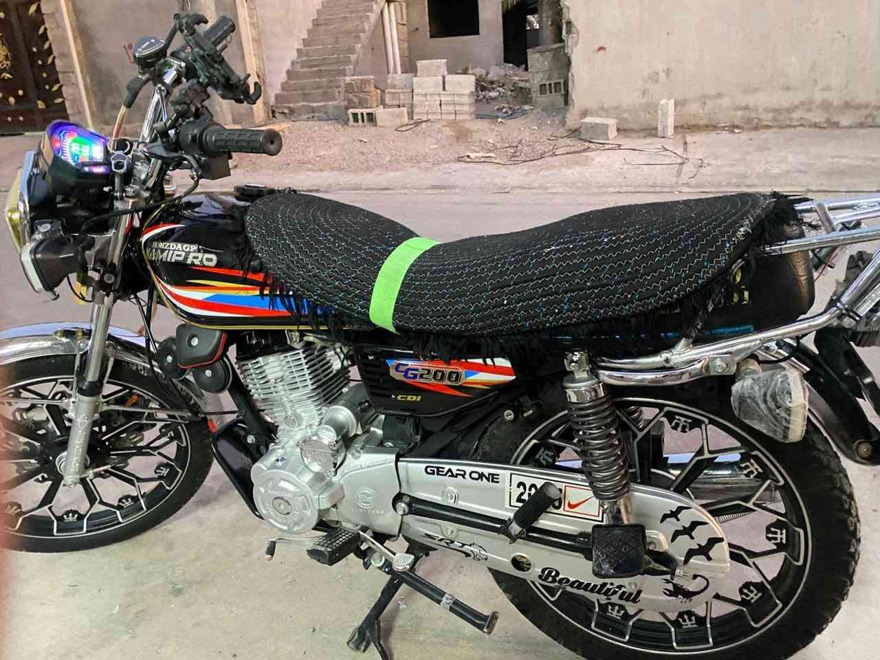 دراجه 5كير موديل 2025
مكينه 200اي عيب ما بيهاا 
الدراجه خير من الله احلى من الصوره السعر 750وبيها مجال للطيبين.... رقم الهاتف. *********** 
وايضا خاص متواجد 🫡جلولاء
