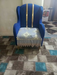 تخم • ٨ مقاعد • ٤ قطع