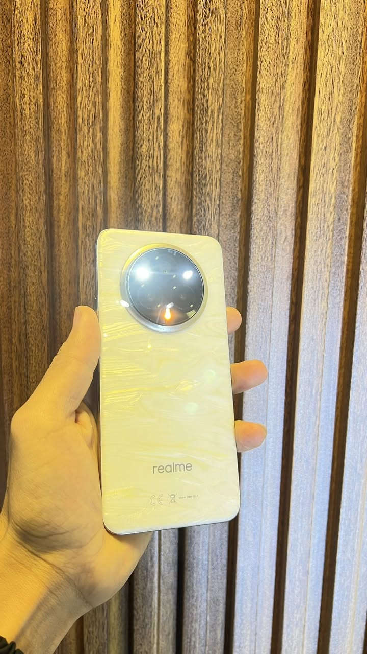 ريلمي 14 برو بلص
ذاكرة 512
رام 12+12
لون مميز
دبل سيم كارت
ملحقات شاحنه فقط
ببجي 90 فريم 
موصفاته معروفه الجهاز 
سعر :480 وبي مجال بسيط
الرقم:***********
