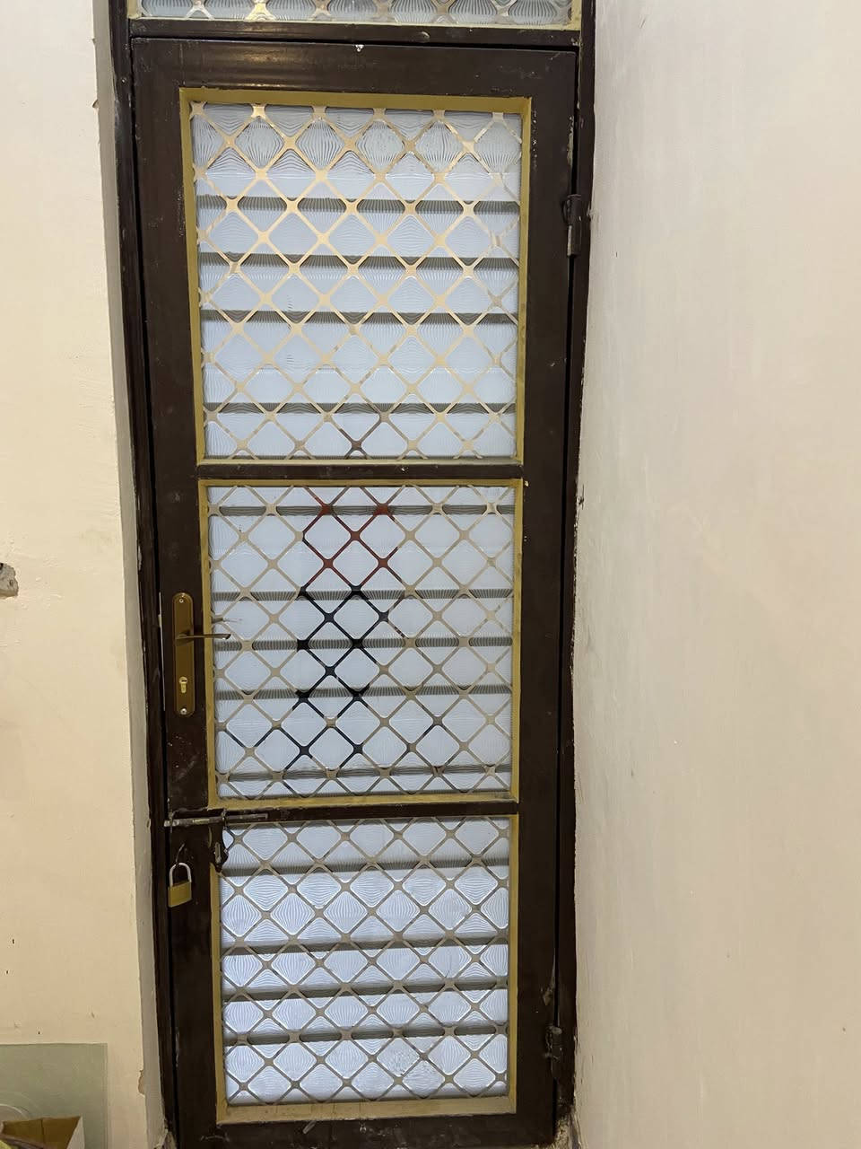 السلام عليكم باب ثقيل كامل مع الجام قياس عرض 90والطول 220 عارضه ب180بي مجال اكو توصيل مكاني بغداد حي العدل


**إذا كنت صاحب هذا الإعلان وتريد حذفه لأي سبب، رجاءا أرسل رسالة إلى الدعم الفني**