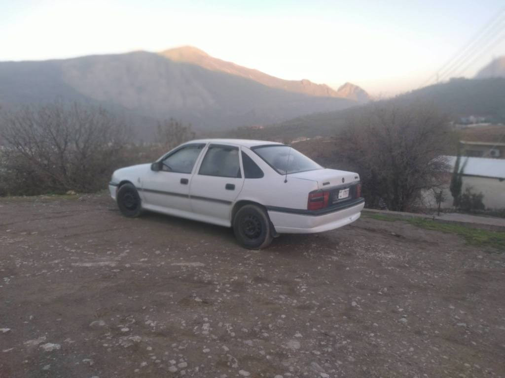 ئۆپل ڤیکترا
بۆ فرۆشتن
مەکینە  هەژدەیە
مۆدیل 1990 
ئارم  پلاستیک  سلێمانییە
حەوت  مانگە  گێڕ  و  مەکینەم  گۆڕیووە
بەس  حەیبەکەی  کاپرێتەی  کەمێک  حەیبی  هەیە  زیاد  تێ دەکات
بێگۆڕێت  تا  یەک  ساڵ  دیناری  مەسروفی  نیە
سعر 28وەرەقەومعامەلە

سفر  حەوست  و  هەشتاو دوو  هەشت و چواردە  حەفتاو دوو  چل و چوار
0782 814 72 44☎️
ڤایبەر و وەتسئاپی لەسەرە
ئەوە ژمارەی خاوەنەکەیە 
ناو نیشان  ڕانیە رانية, السليمانية
