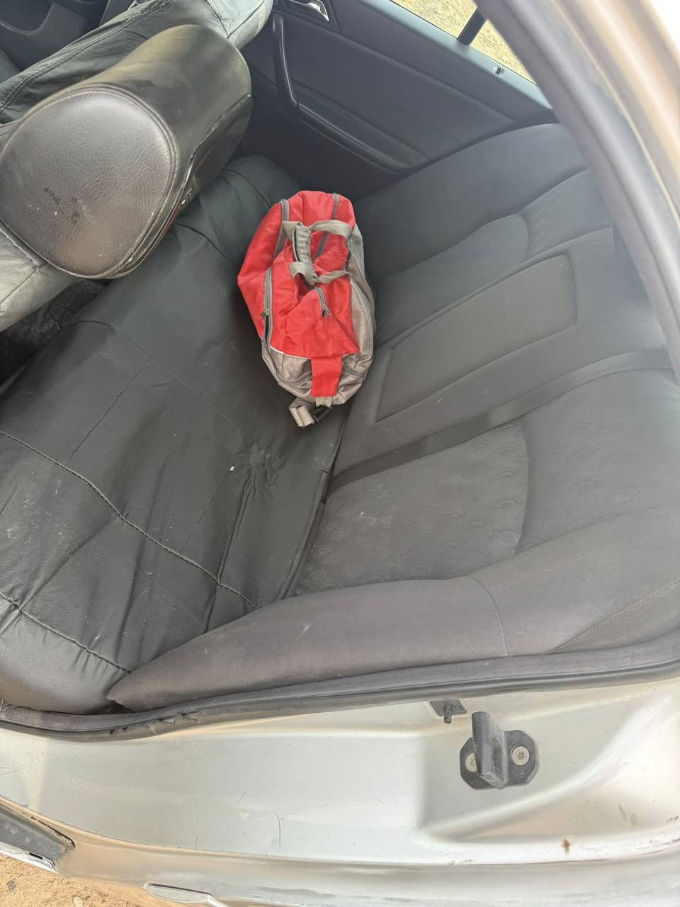 سلام عليكم للبيع موديل 2000مكينه كير حداديه جدد صبغ عام سياره جاهزه مكان سياره بكربلاء ***********
