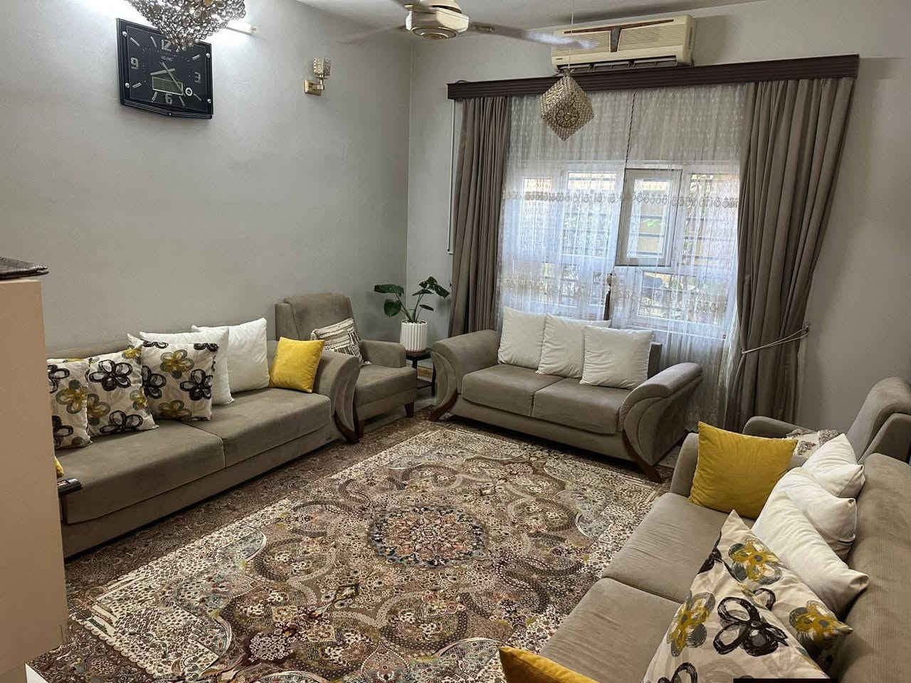 #دارللــبـيــع  طــابــو صــرف  بأسم شخص واحد

#مسـاحـة200متر  واجهــة 10 ✅  نــزال  20

#مـوقــع كركوك واحد حزيران خلف السايدين الرئيسي وقرب جامع الغفران 
               🔴الدار خالي من السكن استلام مباشر 🔴
#محــتويات الــدار✅  طــابـق ١ 

كراج حديقه استقبال مطبخ هول غرفة نوم ٢ صحيات ارضيه سيراميك 

#الســعر148مليون مع مجال قابل للتفاوض مع صاحب العقار مباشر

🔴 1- التعامل يكون مع صاحب العقار الشرعي حصراً
2- المكتب  وسيط بين الطرفين ولحفظ الأجرأات القانونية والتأكد من صحة العقار قبل تسليم اي مبلغ بأشراف قانوني

للأستفسار ✅مراجعة مكتب الاسياد للعقار 🔔

📍عنوان المكتب كركوك واحد حزيران قرب تقاطع الحصو ورمل 
                 للأتصال ***********📱

                             ***********📱

✅نستقبل جميع عروضاتكم السكنيه والتجاريه في كركوك 💯والترويج لها عبر الصفحه الخاصة بل مكتب
                  مكتب  الاسياد للعقار 
للأستثمار والتطوير العقاري 💯 معنا نحو الأفضل

https://www.facebook.com/profile.php?id=100063971986106&mibextid=ZbWKwL
