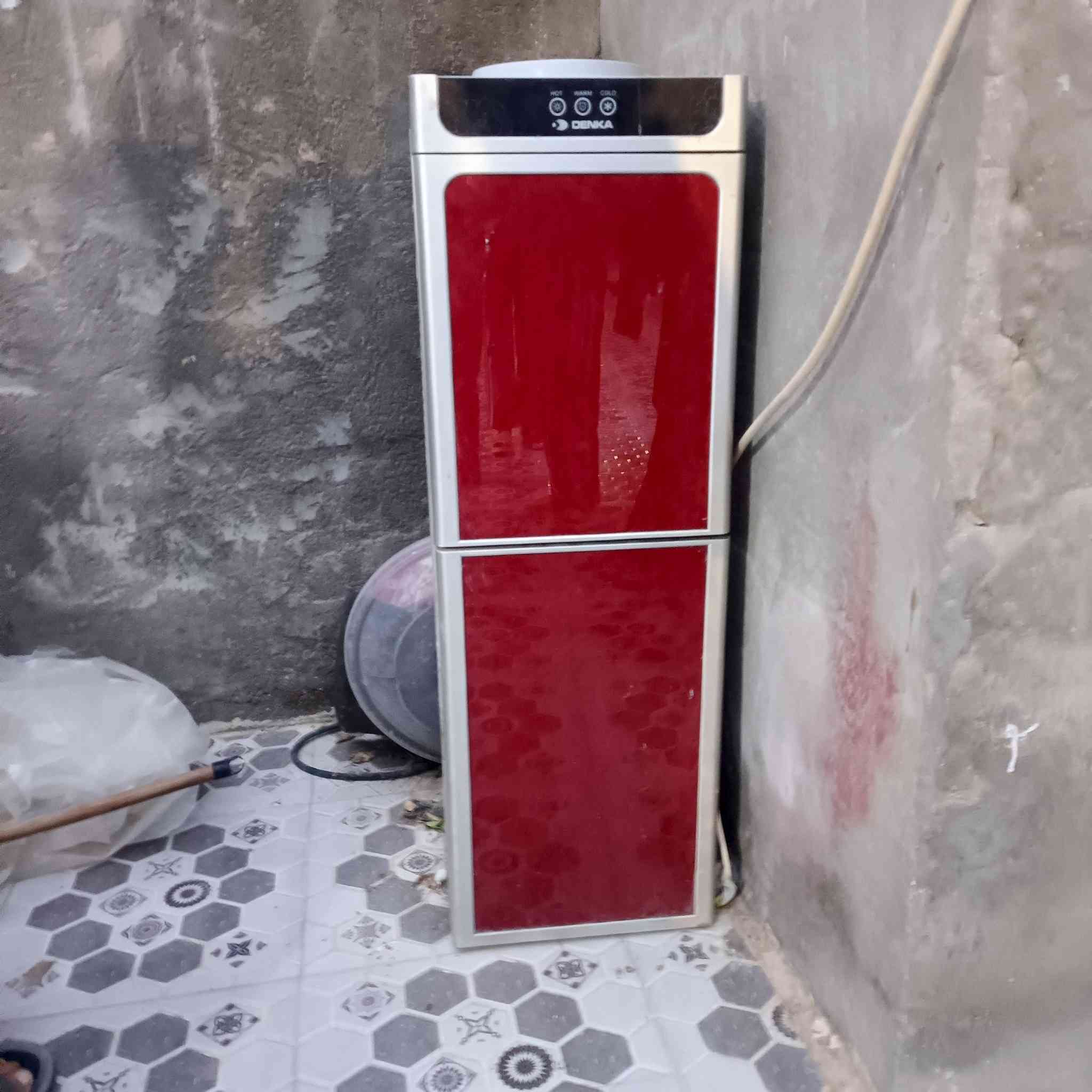 سلام عليكم
مجمده 250وبيه مجال 
وثلاجه100
وبراد 30
لبيع 
***********
