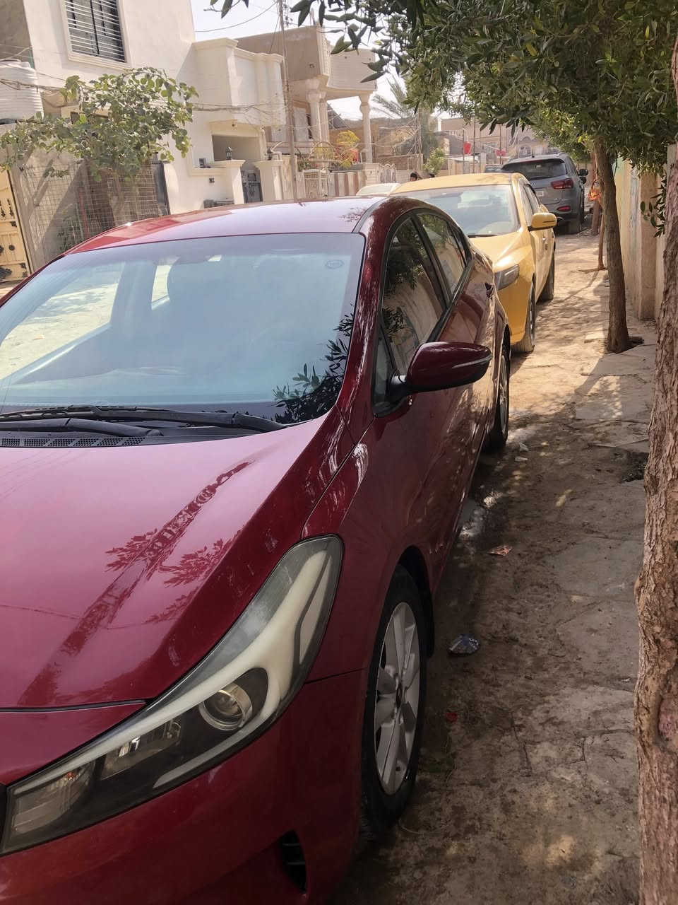 السلام عليكم سيراتو 2018 وارد خليجي سياره هزه جديده ورقم دولي سليمانيه بسامينه محرك 1600 دوش سياره كفاله فقط بارد شي قليل بدون صبغ بدون فتح كير حداديه تبريد محرك كله جاهز السياره اشاير مري شاشه كامره تحكم ستيرن بصمه السعر 129 وبيها مجال حك الجيه مكاني حله 
***********
