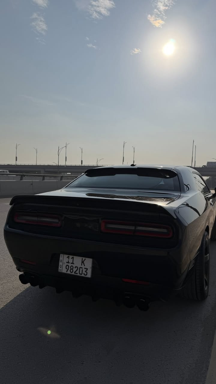 يا الله اللهم صل على محمد وال محمد

دوج جالنجر موديل 2023
اخر اصدار sxt
شاشه وسط
سستم سماعات الباين

السياره بيها جاملغ خلفي راجع نفسه تعمير درجه اولى على ايدي 
السياره ما بيها ايرباك ولا دواخل
فقط نص جاملغ
ماشيه 47 الف ميل
***********
مكاني بغداد شارع المغرب 
سعرها 227 قفل
