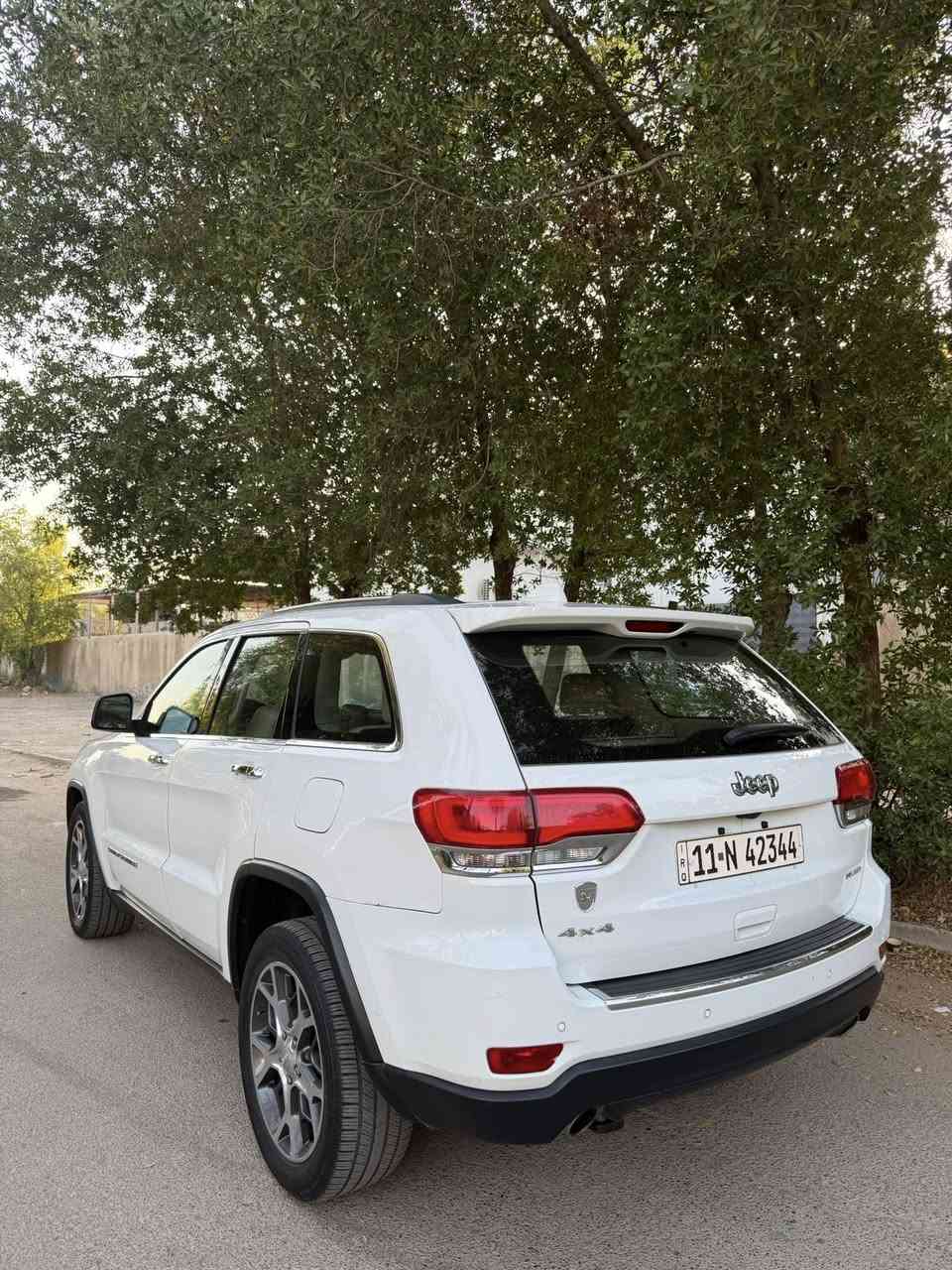 جيب خليجي لمتد بلاص ٢٠١٩ 
ماشيه ٦٠ الف 
السياره جديده بعنى الكلمه 
بيهه بارد فقط 
كير بلاد 
مكينه بلاد ممفتوحه 
جاهزه من كل النواحي 

بيع او مراوس ب شي اقل 

مكان بغداد زيونة 

***********
