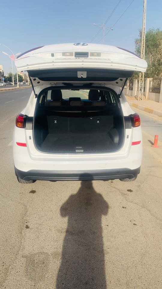 للبيع توكسان 2020 المواصفات
تشغيل بصمة وابواب بصمة 
كراسي كهرباء عدد 2 
حساسات امامي وخلفي 
وضعيات القيادة ايكو وسبورت وكمفروت 
السيارة ماشيه 83 
السعر 208$ رجاءً الي مو شراي لايكسر السعر 
مكان السيارة كركوك 
للاستفسار  الاتصال على الرقم او الخاص 
***********
