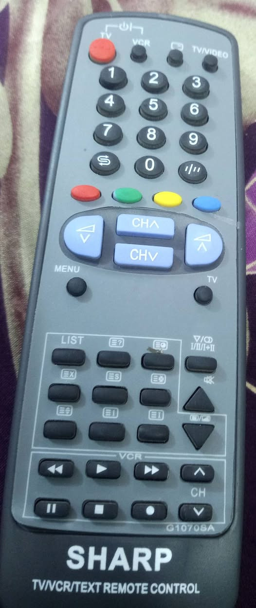 تلفزيون شارب حجم 14 السعر 30 بغداد الامين ماعندي توصيل ***********
