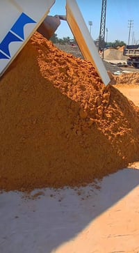 موجود رمل مغسول وسبيس وطابوك على شرط وسعار مناسبة 07810965678