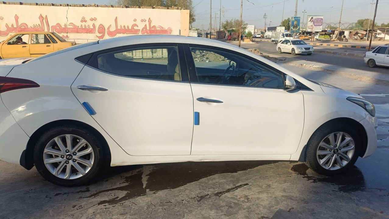السلام عليكم النترا موديل 16مضلع خليجي فتحه السياره فول مكفوه من الضربة والصبغ رقم انكليزي سياره جديده تايرات وحدداديه محرك مكفول 1800 
سعرها 125وبيهاا مجال قليل 
***********
