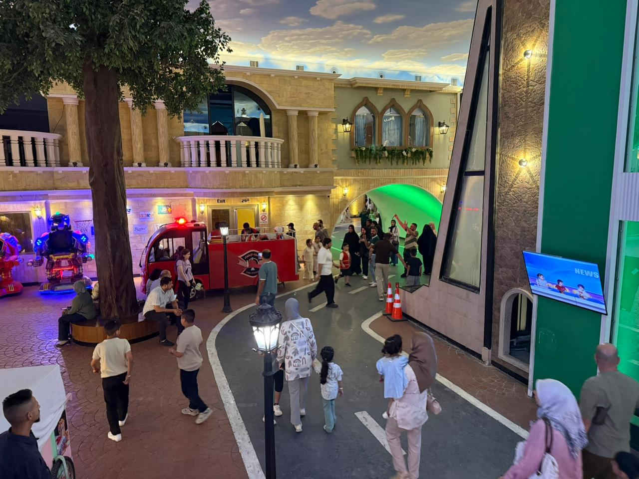 🎯تم تمديد خصومات العيد 
🥳نود إعلام زبائن مدينتنا الكرام بأن العروض والخصومات المميزة في مدينة حلم الأطفال مستمرة لغاية نهاية شهر ذي الحجة المبارك 🌙💛

لا تفوتوا الفرصة للاستمتاع بأجمل التجارب التعليمية والترفيهية لأطفالكم مع باقات وعروض خاصة تناسب جميع الأعمار 🎈🎭🎮

📍 نستقبلكم يومياً في الفرعين

موقعنا : الفرع الاول الرئيسي 
 📍بغداد / شارع فلسطين / مجاور مول النخيل و مقابل وزارة النفط
موقعنا :  الفرع الثاني - التجريبي 
 📍بغداد / الكاظمية المقدسة / شارع اكد  / داخل المدينة مول الطابق الثاني و الثالث 
⚠️ الخصومات متوفر في الفرع الأول والثاني 
📩 وإذا حبيتوا تستفسرون أكثر
فريق خدمة الزبائن متواجد وياكم 24 ساعة 🌟
متوفر واتساب 👇 :-
0771 466 5555 
0781 466 5555 
+964 772 912 0601 
+964 774 022 6060  الفرع الثاني 
6558

⏰ خلال أوقات الدوام الرسمية

🌟 شكراً لثقتكم الغالية، ونتطلع لاستقبال أبطالنا الصغار وعوائلهم الكريمة.
💛 كل عام وأنتم بألف خير.

@أبرز المعجبين
#مدينة_حلم_الاطفال 
#خصومات
#العيد
