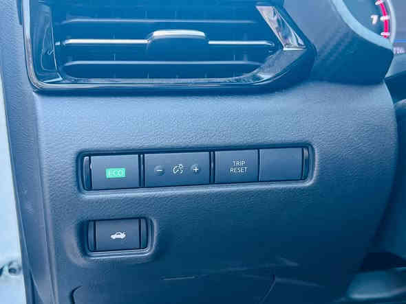 مساء الخير 🫰🏻
للبيع نيسان سنترا شكل الجديد سقف اسود بلادي 2024 SR
Nissan sentra SR  Two coulor 2024
سيارة ماشية 8 الف ميل فقط 
مواصفات :-
رادارات امامي و جانبي ♨️
كشنات تدفئة
لايت ليد زنون
🔴حادثها جاملغ مبدل بلادي
🔴بدون ايرباك بدون صبغ بدون دواخل 😍
صور الحادث  ورقم شاصي موجود ضمن الصور 👇🏻
ترقيم شمالي فقط بيوم واحد
سياره كاتي دهوك داخل ابراهيم خليل
مكان اربيل
سعر قفل 15,500
*********** واتساب
