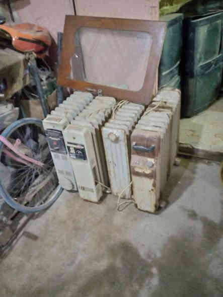 تلفزيون شغال ١٥ الف
دفايه زيتيه ٤٥ الف اتصال او واتساب ***********
