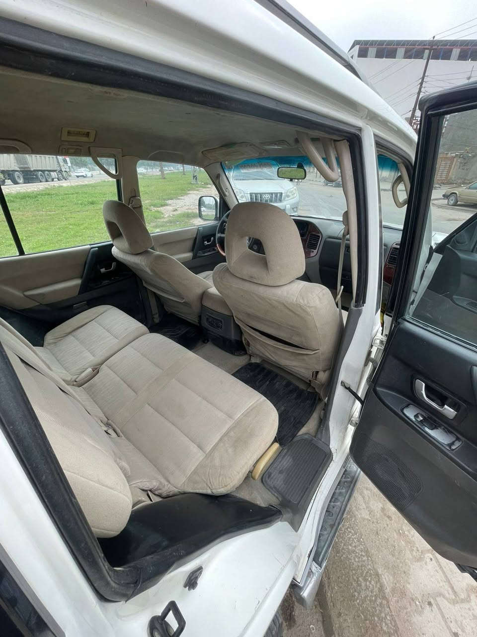 السلام عليكم
للبيع باجيرو 2007
 كفاله عامه من صبغ وتبديل وضربه
كير ومحرك  جديد 
 حداديه  هستوني شادله  كامله
تخم تايرات جديد
كهربائيات كفاله
 السياره كلش جديده
رقم بغداد انكليزي الجديد مداور ثاني يوم
 مكانه نجف 
السعر90 وبيه مجال قليل 
***********
