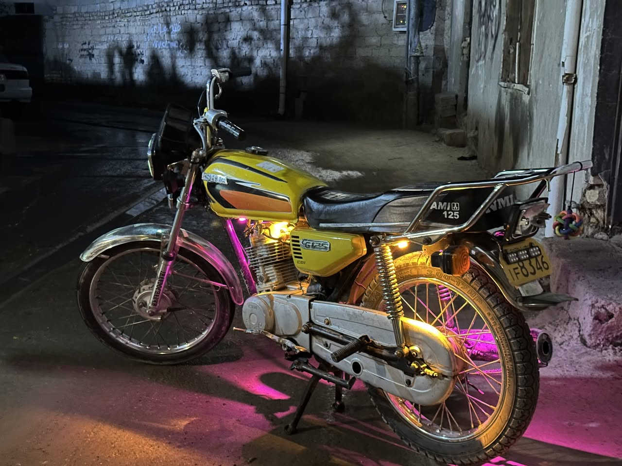 سلام عليكم دراجه ارشه للبيع شاصي موديل ١٩ والمكينه موديل ٢٢ الدراجه كامله اوراقها ومدفوعه كمرك ب٩٠الف بس تروح ترقم مكينه خرسه وصالنصه رياضي شلعه ومعدل فول الدراجه سعرها ٤٠٠ وبيها مجال
العنوان: ديالى شهربان 
الرقم ***********  + موجودخاص
