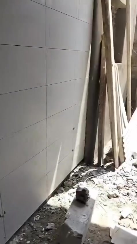 ابو مريم المصري خلف سيراميك مقيم في بغداد بورسلين جدران كاشي مرمر كل شيء ***********
