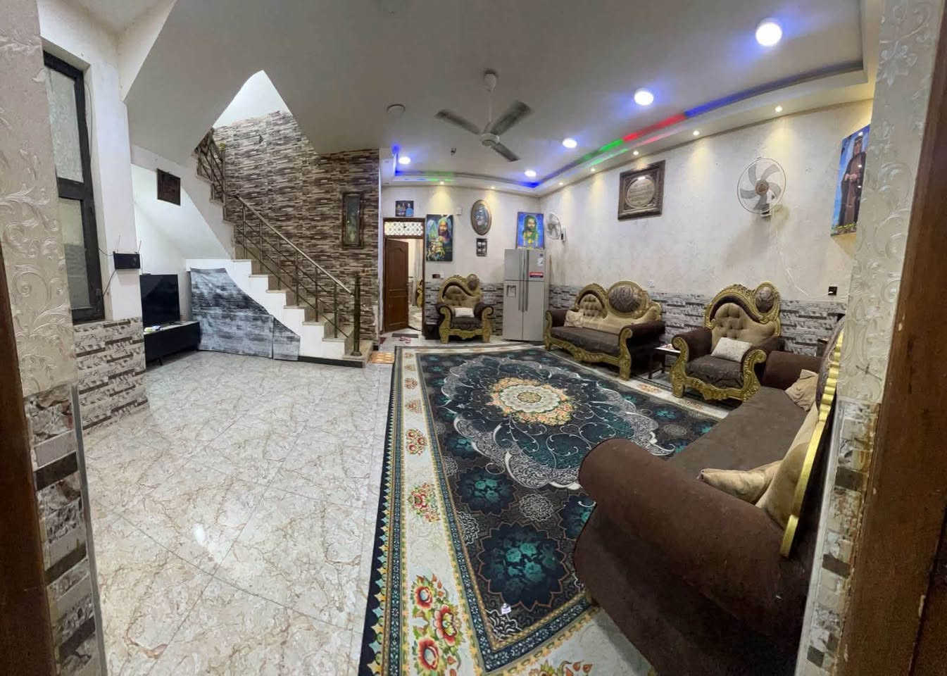 دار للبيع — فرصة ممتازة بالسكن والاستثمار

📍 الكاظمية الثانية / الطي
📍 نزال الكامرات  

📐 المساحة: 165 متر 60 متر وقف
📐 الواجهة: 7 متر
📐 النزال: 22 متر

✨ تفاصيل الدار:
▪️ بناء حديث 
▪️ طرمة صحيات خارجية
▪️ مطبخ صالة هول غرفة صحيات
▪️ ثنين ترك
▪️ الطابق الثاني
▪️ تلث غرف نوم صالة صحيات
▪️ دار نظيفة وموقع مرتب وقريب للخدمات

💰 السعر مناسب للموقع والحالة

📞 للاستفسار والمراسلة:
***********

🔹  عقارات الكاظمية والطي 🔹

نوفرلكم:
🏠 بيوت للبيع
🏘️ بيوت للإيجار
📍 قطع أراضي
🏢 محلات وشقق

✅ أسعار مناسبة
✅ مواقع ممتازة
✅ مصداقية وسرعة بالتعامل

📞 للاستفسار والمراسلة:
***********

📌 نخدم:
الكاظمية • الطي • بغداد والمناطق القريبة

🔔 تابعوا الصفحة يوميًا حتى توصلكم أحدث العروض
وأي شخص عنده دار أو أرض يريد يبيع أو يأجر يراسل خاص

#عقارات
#عقارات_الكاظمية
#عقارات_بغداد
#بيع_شراء
#إيجار
#بغداد
#الكاظمي
