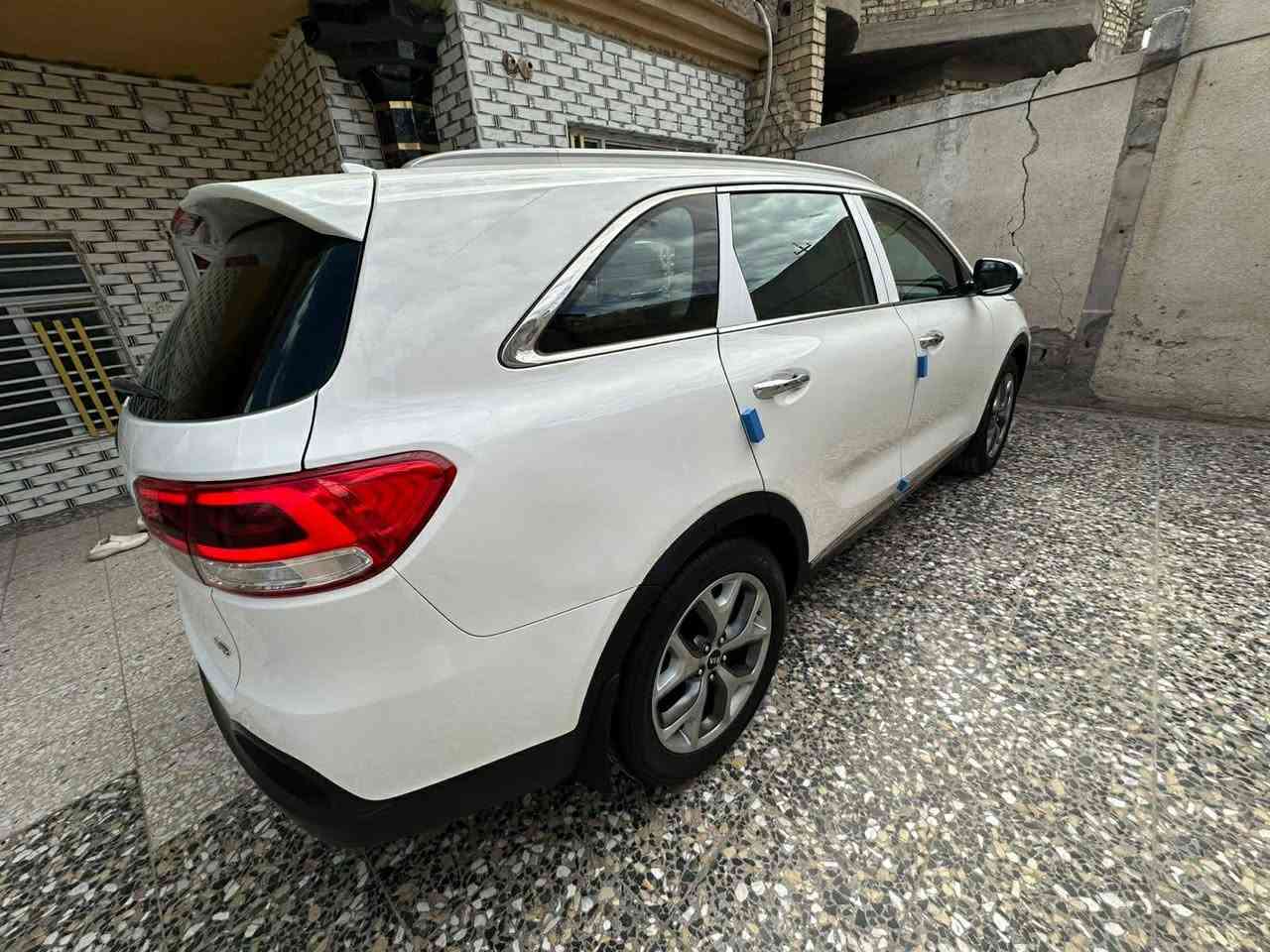 سورنتا ١٦ كويتيه مكفوله من صبغ والتبديل كشن كهربائي وجنطه كهرباء6سلندر بغداد دولي ديوانيه 
***********
