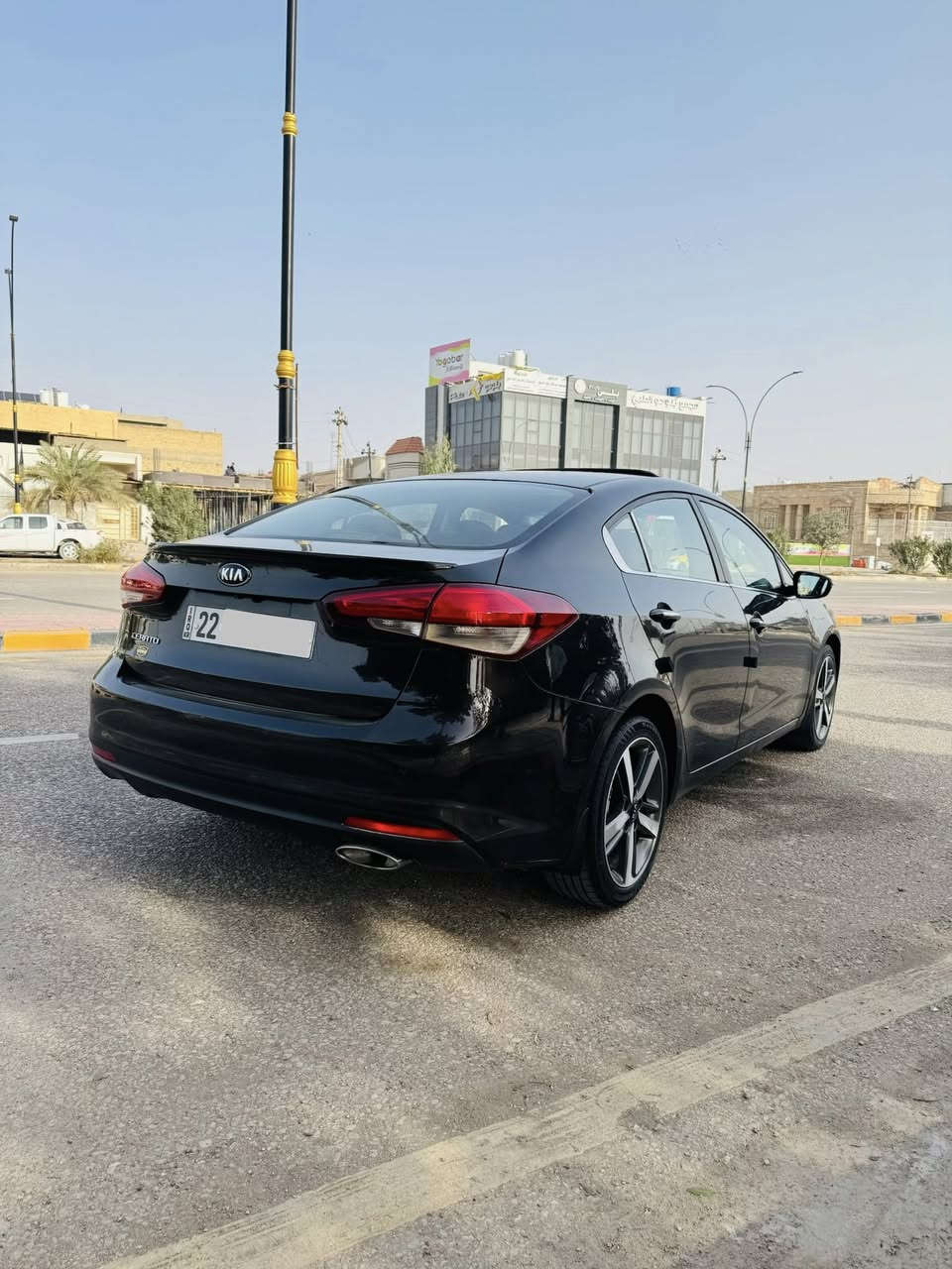 السلام عليكم كيا سيراتو موديل ٢٠١٧ خليجي فول الفول وارد ايراني تجي VIP اعلى مواصفات 
كفالة عامة من الصبغ والحادث والتبديل بيه بس بارد بلدور مال جاملغ الخلفي 
محرك ٢٠٠٠ دوش 
فتحة سقف سلايت 
بصمة ابواب وتشغيل 
انارة ترحيب 
داخل جلد 
المقاعد الامامية كهرباء 
خزن ميموري 
كشنات تدفئة تبريد 
هيتر استيرن 
هيتر مرايا 
نقطة عمياء ورادار امامي 
كاميرا خلفية 
شاشة ابل كار بلي 
تحكم ستيرن 
مود درايف
حساس امامي خلفي 
اشاير مري 
ليدات امامية خلفية 
اضاءة زنون 
يدات نيكل 
مكانها نجف سعره143 وبيه مجال 
***********
