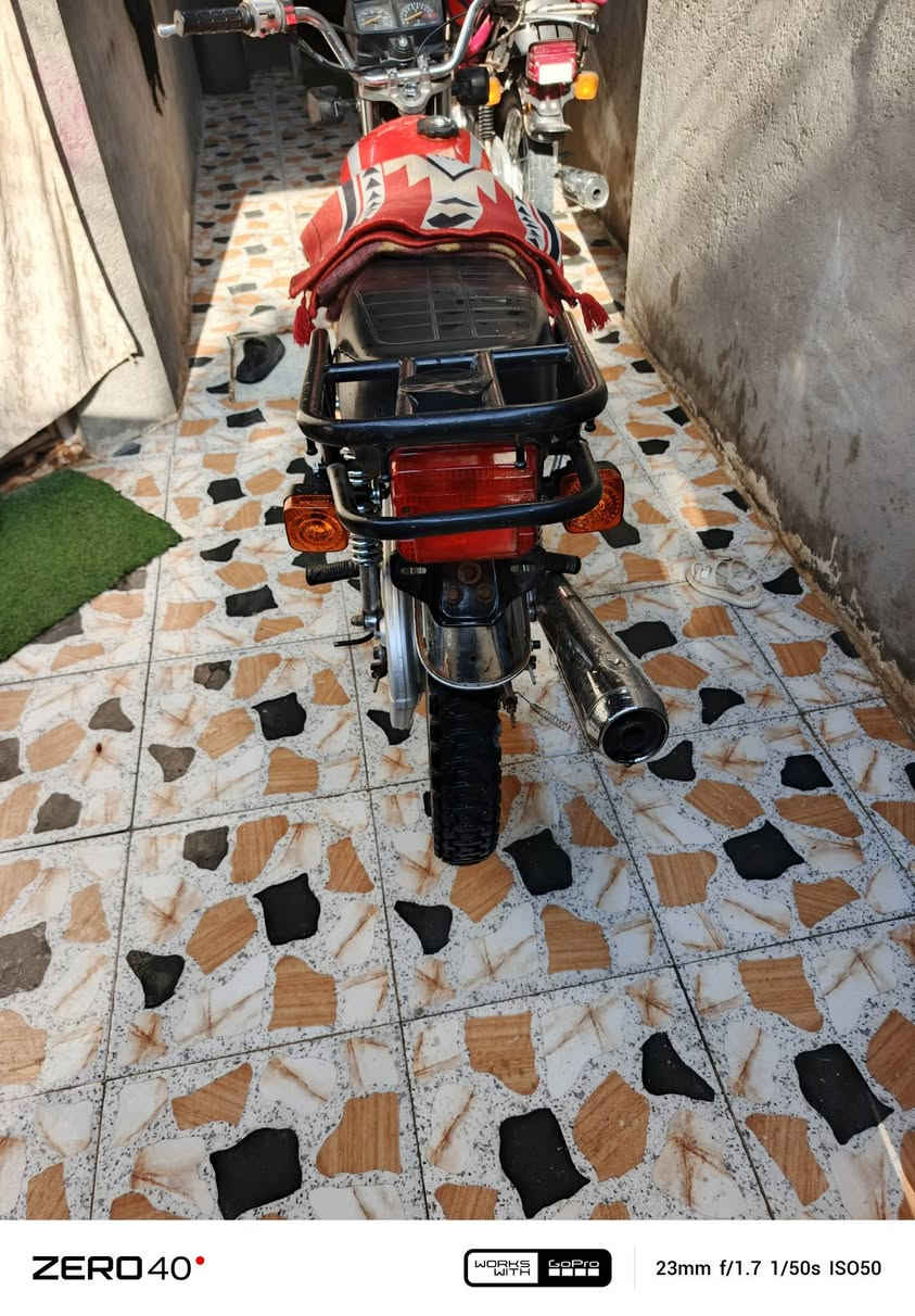 سلام عليكم دراجه ربع كير البيع موديل 21 الدراجه وراق صولي مكينه ما مفتوحه دراجه حلوه كلش العنوان كربلاء لحر السعر 500وبيهه مجال علق وطبلك خاص رقم الهاتف ‏‪***********‬‏
