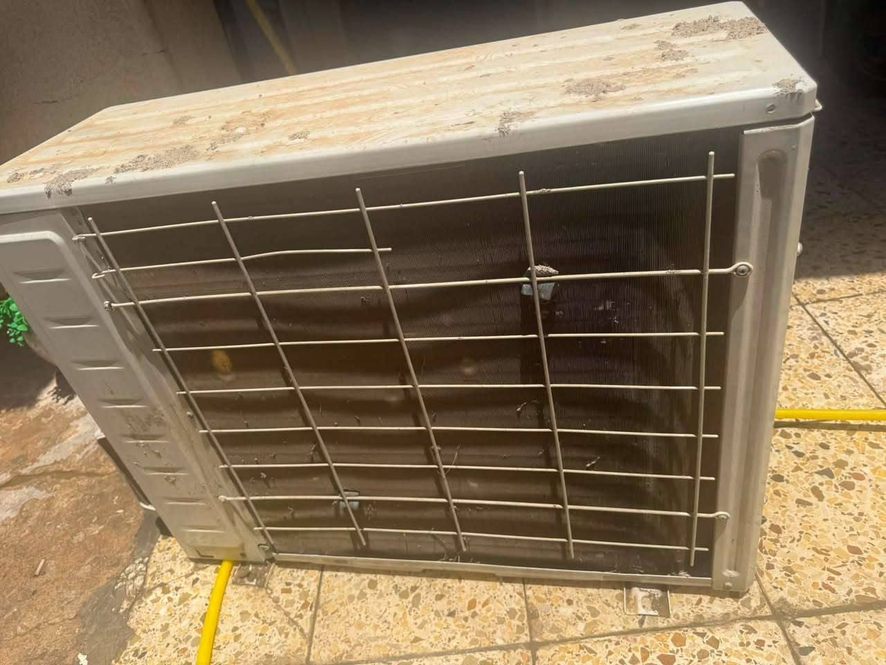 خارجيه طن ونص توسوت صارت بيهة طكطكه وبدلهة صاحبهة للبيع ب ١٢٥ قفل *********** عنوان بغداد مدينه الصدر
