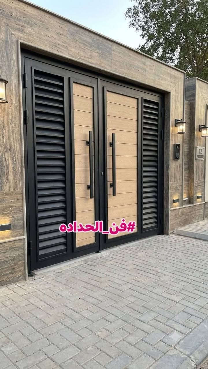 نقدم لكم أجمل أعمال الحدادة الحديثة والكلاسيكية بجودة عالية وتشطيبات راقية تناسب الفلل والقصور والمنازل الفخمة 
✔️ تصميم حسب الطلب

✔️ متانة وجودة مضمونة

✔️ دهانات مقاومة للعوامل الجوية

✔️ تنفيذ بأدق التفاصيل

حوّل مدخل منزلك إلى تحفة فنية مع بواباتنا المميزة.

📞 للتواصل والاستفسار: ***********

📍 خدمة سريعة  ونعمل جميعً محافضات العراق
#فن_الحداده
