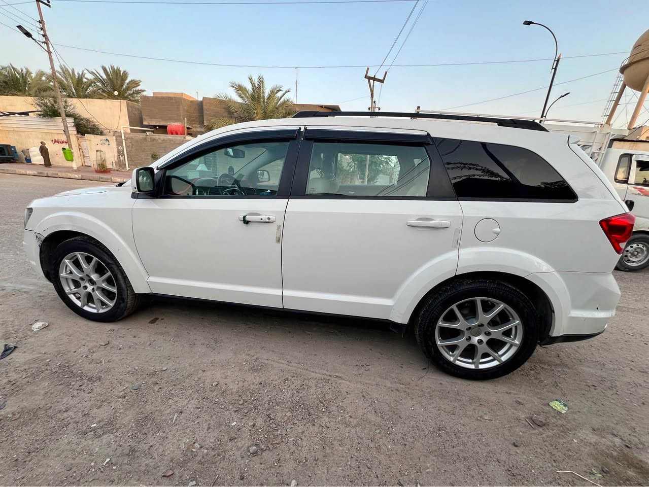 دوج جورني فئة sxt موديل 2012  سبعة راكب تبريد 3 قطع محرك كير تبريد كهربائيات  السيارة جاهزة من كلشي ما بيها نقص رقم دولي الجديد السعر 105 وبيها مجال حك الجيه  
رقم الموبايل ***********
العنوان بصرة/ قضاء المدينة /الهوير البصرة, العراق
