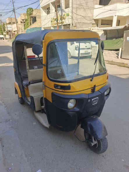 من رخصه الادمن
السلام عليكم تكتك موديل 17 
تكتك حلوه مكينه حلوه بيها ملاحضات بسيطه 
التكتك مصبوغه لجماليه  بخاخ يعني بالبانزين يوكع 
مكينه ٢٠ مجفته مره وحده 
اوراق كامله بس مو بسمي 
صاحبها موجود رقمه تكدر تتفق ويا وتسوي مكاتبه 
اني اكفلها من السرقه فقط 
الصور موجوده مال الون القديم 
تحب تشوفها راسلني وات ساب 
مابيها ضربات قويه ولا معجون 
تكتك حلوه وهاي صورها بدون غسل 
السعر 3 مليون بيه مجال
*********** للاستفسار
