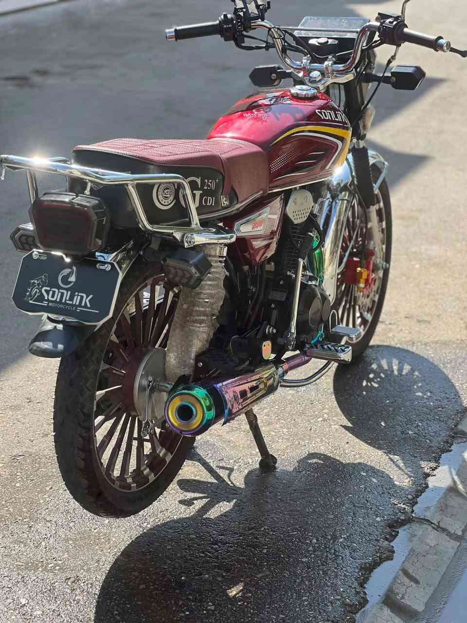 وسلام عليكم شباب ايرانيه سونك مكينه ربع(250)دراجه بعدهي جديدهه ماشيه 1000 دراجه بعدهه جديدهه 
رقمي*********** سعر مليون وبيه مجال بسيط حك جيه مكان بغداد حي اور
