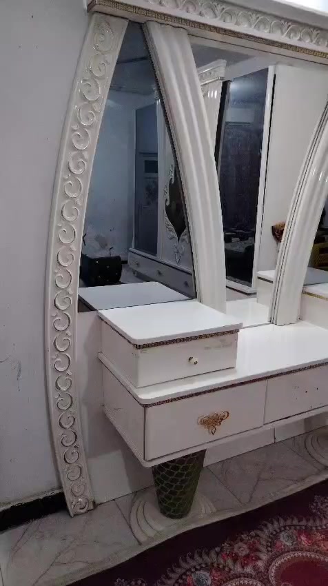 غرفه تركيه مرتبه للبيع حله حي العسكري للاستفسار ***********
