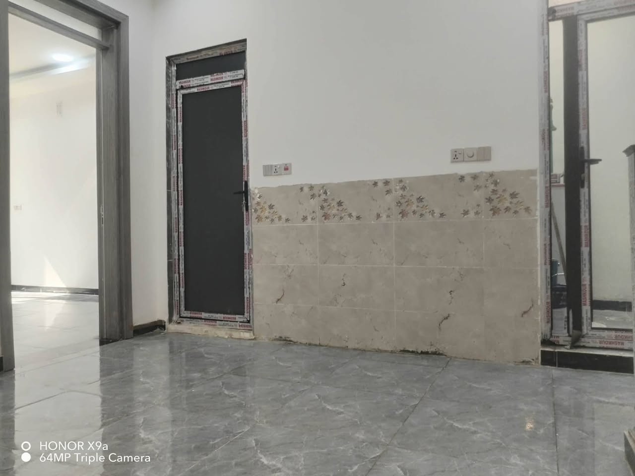 دار للبيع
📐 المساحة: ١٠٠ متر
🛏️ تحتوي على:
▪️ ٣ غرف نوم
▪️ صالة استقبال
▪️ مطبخ
▪️ خدمات
📍 الموقع: الدورة – البعيثة – العدل الأول
💰 السعر: ١٤٠ مليون (بيه مجال)
📞 للاستفسار والاتصال: ***********
📲 يوجد واتساب
