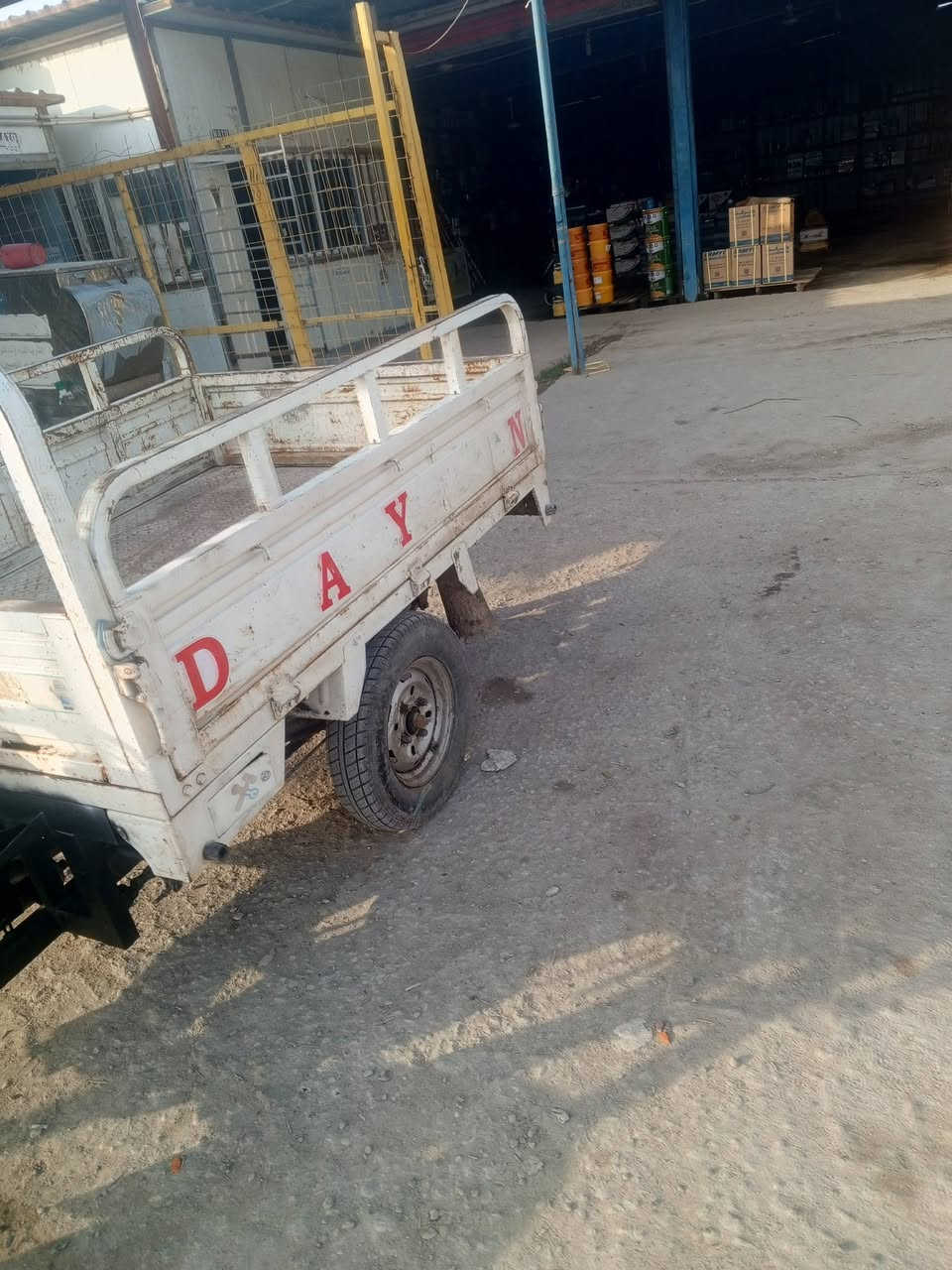 ستوته 17 للبيع ستوته جاهزه محرك ما مفتوح مال 23 للبيع 
لسعر 1500.
الهاتف *********** الناصريه مركز
