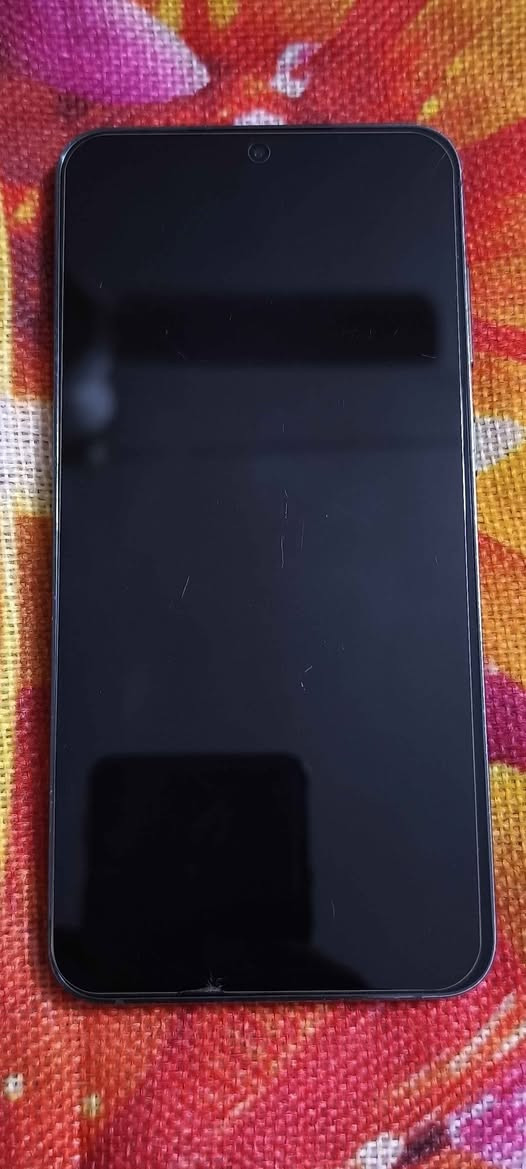 للبيع هاتف Samsung Galaxy S23 Plus
المواصفات:
الموديل: Galaxy S23+
رقم الطراز: SM-S916B
النسخة: أسترالية عربي بالكامل عربي اصل مو معرب
التخزين: 256GB
الذاكرة: 8GB RAM
المعالج: Snapdragon 8 Gen 2
الشاشة: 6.6 إنج Dynamic AMOLED 2X – 120Hz
الكاميرا: 50MP خلفية / 12MP أمامية
البطارية: 4700mAh – شحن سريع
الاتصال: خطين
خط فعلي واحد (SIM)
والثاني eSIM

الحالة:
الجهاز نظيف
استعمال شخصي
ما مفتوح ولا مصلّح
المحتويات:الكارتون وكفر ولاسق شاشه اضافي وكيبل

📍 السعر: (550 وبي مجال بسيط)

📞 للتواصل: (***********)

 المكان النجف النجف, العراق
