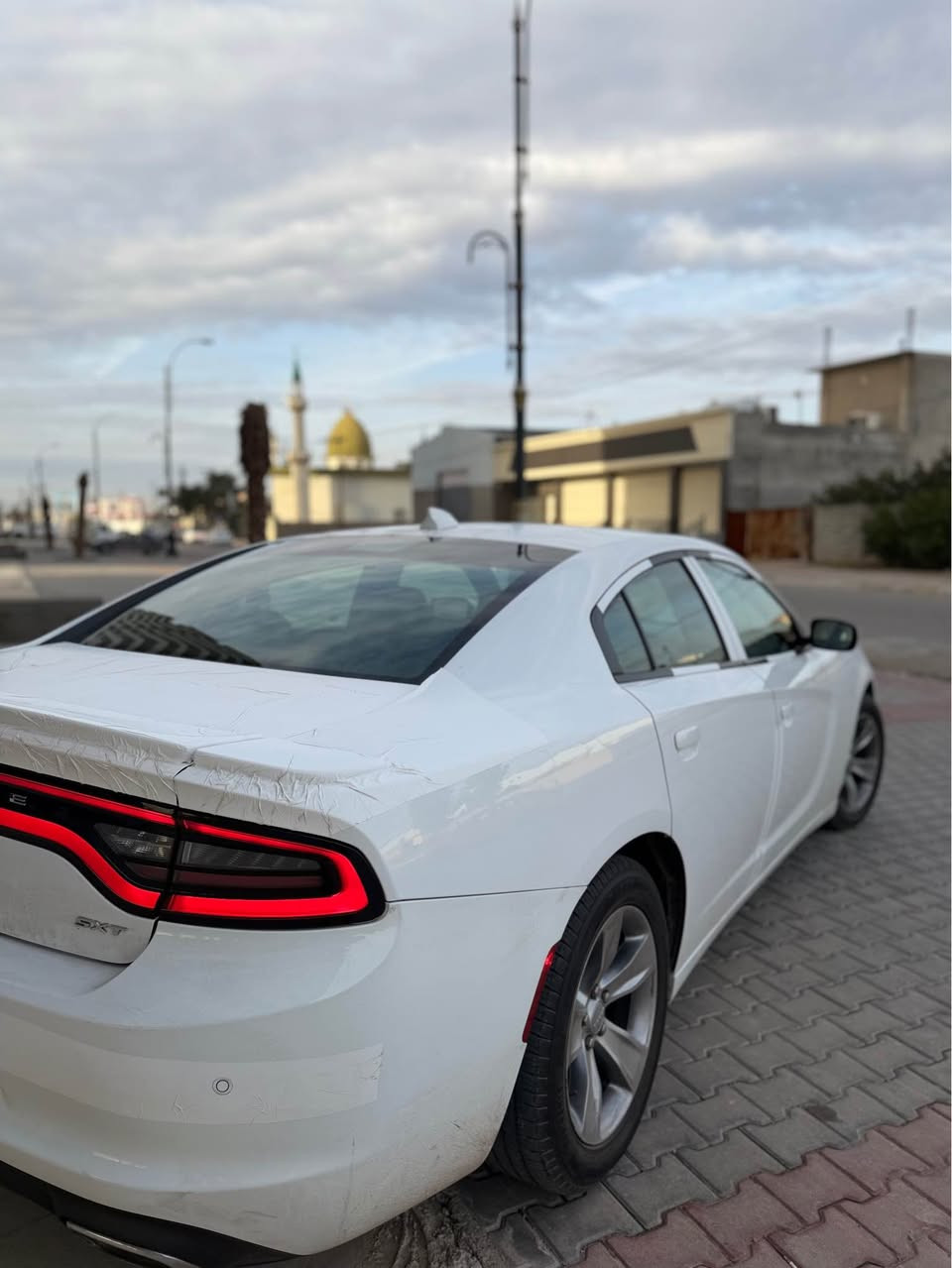 سلام عليكم للبيع جارجر 2018 SXT كلين تايتل مكفولة كفاله من صبغ وتبديل  حتى دعاميات بشرط بدون صبغ ماشيه 67 ميل حقيقي 
بسمي هزه وسنوية جديد سياره حيل جديده بدون اي نقص
مكاني كركوك 
رقم موبايل 
*********** كركوك, العراق
