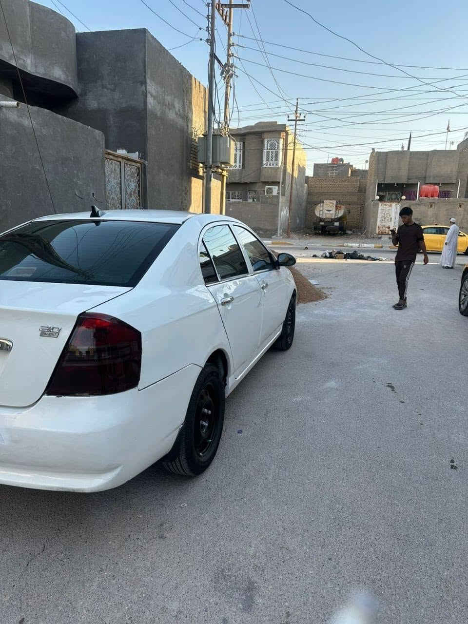السلام عليكم 
ليفان 620 موديل 13 مكينة نضيفة كير الثاني يفلت حدادة جديدة تخم تأثير وباتري جدد سيارة جاهزة من كلشي بدي مكفول عدا خياسات ملكوطة سنوية لل27 رقم مثنى سعرها 45 وبيعة مجال شي قليل كلش مكلف بالنشر مكلف بالنشر يعني لا تراسلني اتصل على الرقم لو تراسل واتساب *********** مكان السيارة سماوة
