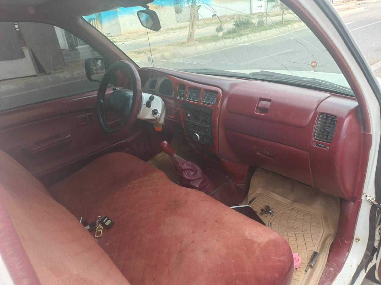 تویتا بیکاب 2001 سةنةوي بةشةرتي حاسيبة  مە کینە سبی ناوسور گیڕو مە کینە وئە کسل بە شە رت زۆر توندو تۆلە بە شە رتی هە مو فیتە ر ماڵی دۆستە  بۆبە یوە ندی 55.          ***********
