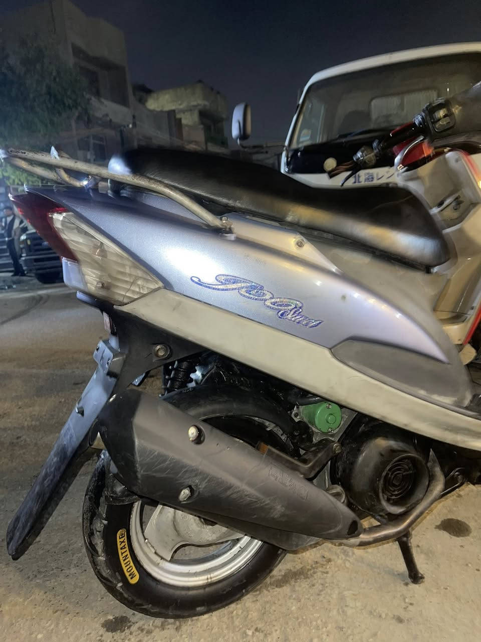 سلام عليكم 
ماكس منغولي ( قجمة ) للبيع 
الدراجة كاملة ونضيفة ختم واحد تخم تايرات جديد ادامة كلجات جديد شلعة ومعدل تشك الكاع عوزها فقط مجمع دكم مال لايتات عطلانة ودبل امامي تعبان وباتريها هابط فقط الدراجة اوراقها موجودة مكانها بالشعب للأستفسار خاص والسعر خاص او الأتصال على ***********
