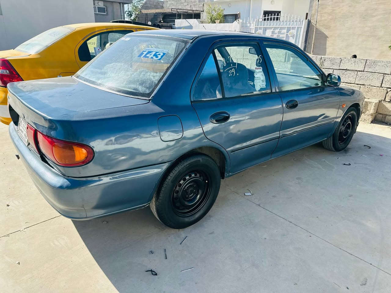 لانسر موديل ١٩٩٣بدون ضرر رقم كركوك سنوي عاج صاقطه بيها كوبون بانزين محرك و كير بل شرط كهربئياته كله شغال صدر و تايراته جديد سعر٢٥بيها مجال مكان كركوك ***********
*********** كركوك, العراق
