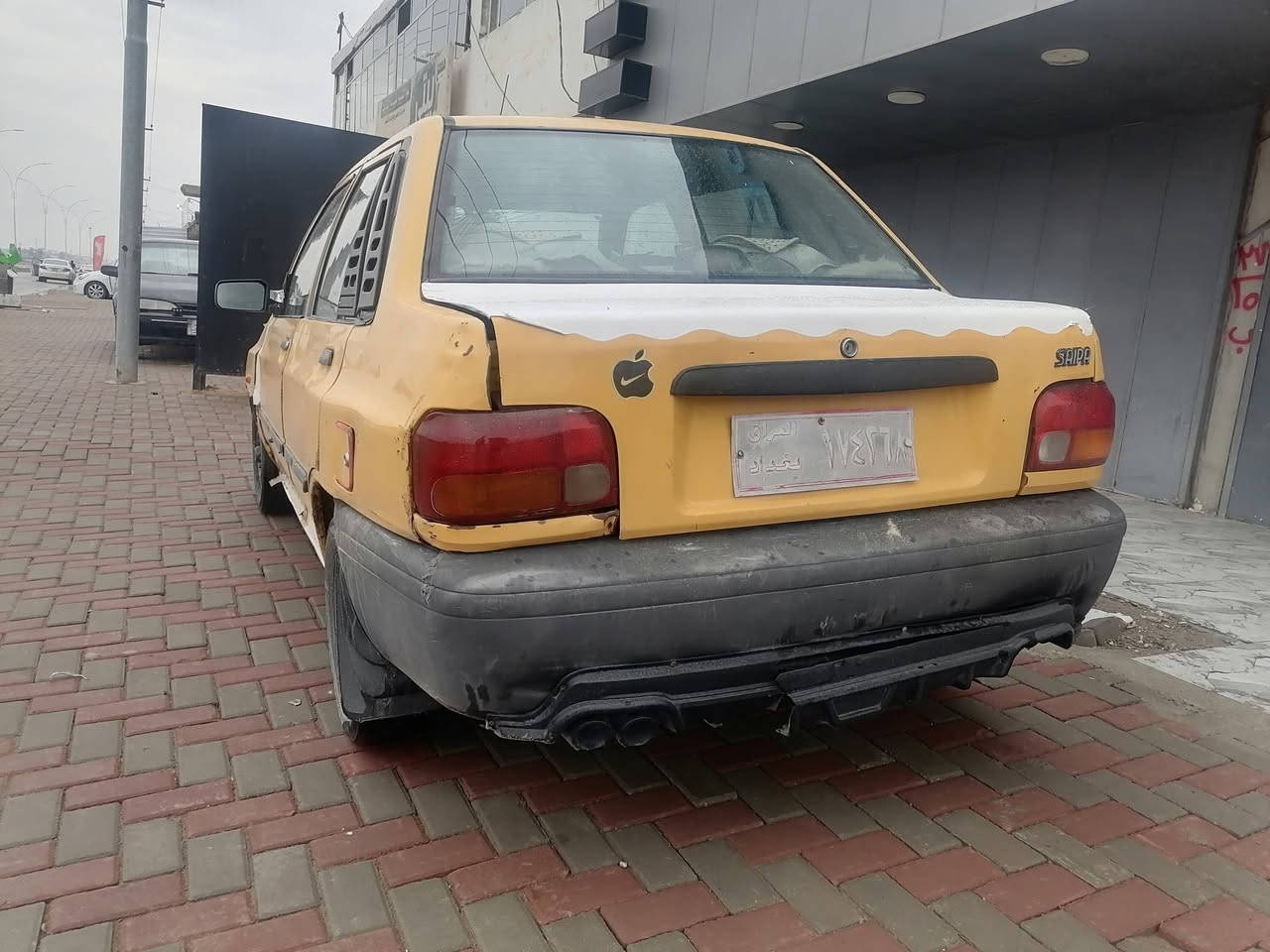 السلام عليكم مكلف بلنشر  سايبه للبيع  رقم بغداد كهربائيات كلها شغاله نكره سلف مسجل  شغال بيها
 خيط بخار سياره ناعمه وحلوه  السعر 12 وبيها مجال
بيع مستعجل الاتصال.. ***********
