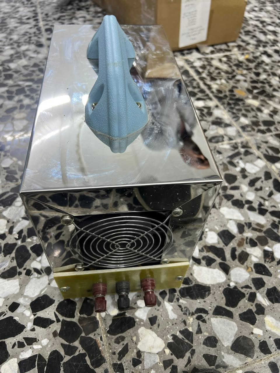 عندي 5 قطع مكانه لحام صناعيه درجه أولى
وزن ثقيل جداً جديده غير مستعمله تلحم سنك وتلحم تو فيرز سعر القطعه 45 يوجد توصيل لكل العراق الملف راصطه

وتساب فقط ما متواجد على فيس ***********

