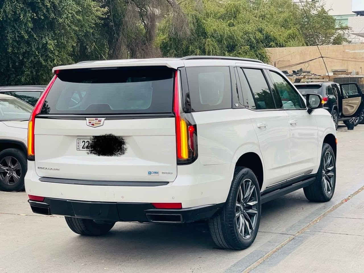 للبيع كاديلاك اسكاليد خليجيه
موديل 2021 فول 1/1
مواصفات اسبريسو 600
وكالة المنصور ضمان 
رقم اربيل باسمي شرط تحويل 
لونها ابيض بلاك ادشن بلادي
مغلفه PPF يم اوراكول ضمان
ماشية 90 الف كم تقريبا
‏‎مكفولة من صبغ و تعديل والحادث
‏‎سيارة كلش كلش حلوة وجديدة جداً 
لون الدواخل ابيض 
‏‎نظافة 100% بشرط 
‏‎فول فول مواصفات
.
‏‎تشغيل عن بعد
.
‏‎اوتوبارك
.
36 سماعة
.
سقف شاموا
.
كشنات مساج 
.
‏‎سقف بانوراما 
.
‏‎‏‎5 كاميرات
.
‏‎‏‎5 بصمات
.
‏‎فور ويل
.
‏‎كشن رجاج  
.
‏‎داتا شو 
.
‏‎لايت زنون عالي ناصي عدسات
.
‏‎‏‎شاشات عدد 5
.
‏‎تحكم بريك 
.
‏‎جنطه ذكيه جلاق
.
دوسات كهرباء
.
رادار تحديد مسار
.
‏‎رادار خلفي
.
‏‎رادار امامي 
.
‏‎رادار جانبي 
.
‏‎كشنات امامية تبريد وتدفئة
.
 كشنات خلفي تدفئة
.
‏‎كشنات امامية تدليك
.
كشنات جلد 
.
‏‎جميع الكشنات كهربائية
.
كشن السائق خزن ميموري
.
ستيرن خزن ميموري 
.
ستيرن تدفئة 
.
‏‎مري شفط 
.
‏‎اشارة بداخل المراية
.
نقطه عمياء 
.
ثلاجه
.
ابواب شفط 
.
‏‎علامة كاديلاك الضوئية
بالدعامية الخلفية
.
‏‎ويل ٢٢ بلادي 
.
‏‎بااختصار السيارة فول للاخير كشن مساج
‏‎تايرات جديدة 💯
‏‎السيارة جديدة وابد مابيها نقص 
مكاني البصرة 
للاستفسار الاتصال على هذا الرقم : ***********
