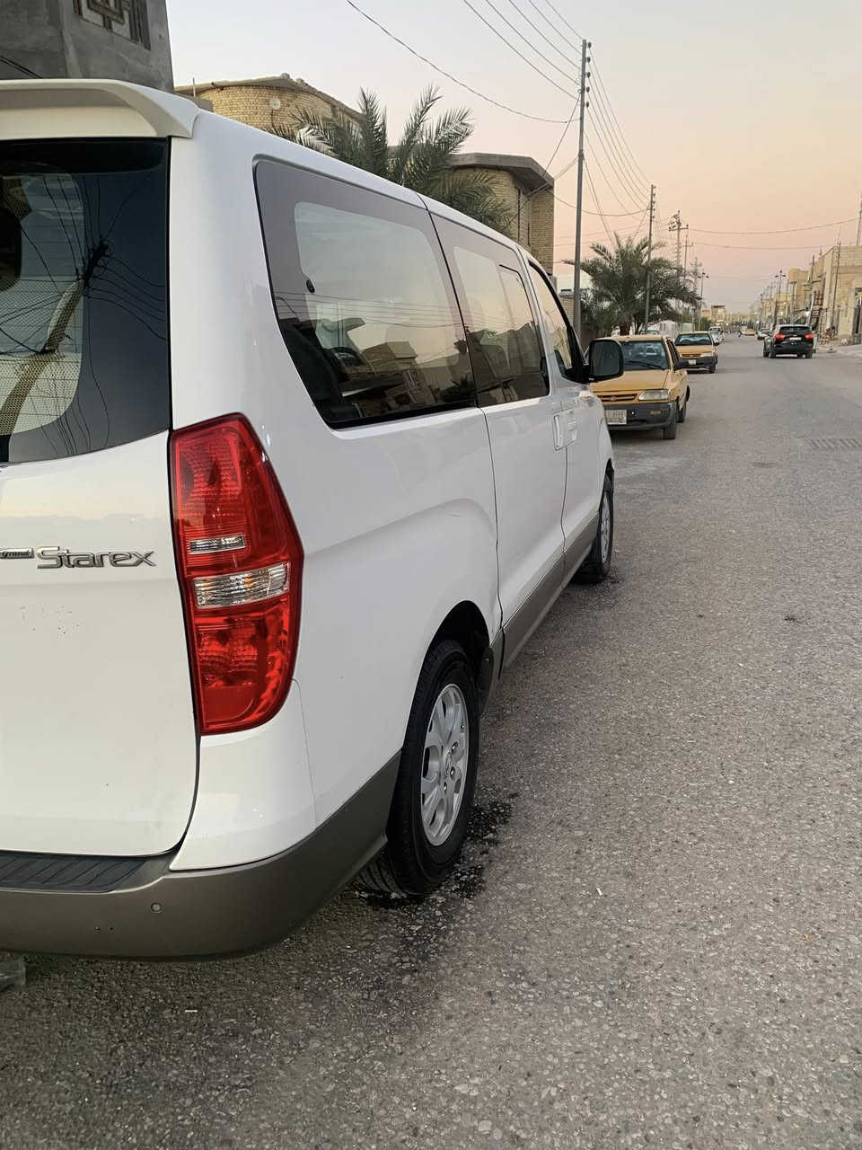 السلام عليكم ستاركس(2015)مفتوحه رقم كربلاء نكليزي بأسمي سنويه 2030 مصفره هيئة وضريبه غرفة دوشمة كشنات جاهزة ارضية جلد  تنته مغلفه تخم تايرات تبريد جاهز  مكاني كربلاء مركز السعر 155 وبيها مجال 
تفاصيل للاتصال او مراسلة واتساب 
***********واتساب واتصال
***********واتساب فقط
