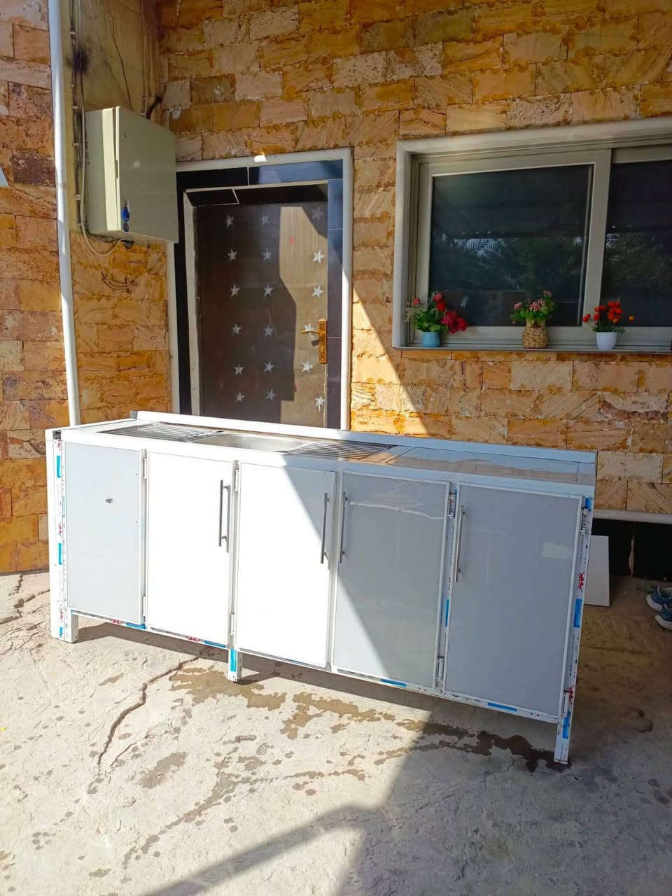 كاونتر 4 قطع 3 متر سعره 260
كاونتر سنك طول مترين 10  سعره 110
مكان بابل لكفل ***********
